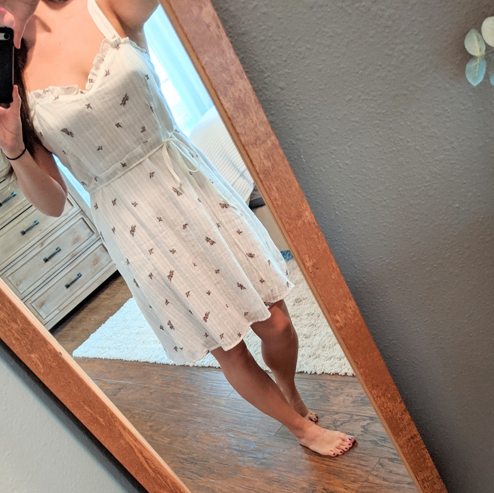 Gypsy Rose Boutique White Dress with pink flowers